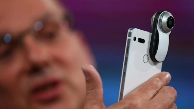 <b>Essential Inc. ar fi scoasă la vânzare, iar noul flagship al companiei anulat; Iată ce spune și Andy Rubin</b>În ultimele ore a ajuns în mediul online și informația că Essential Inc. ar fi pusă la vânzare, firma creată de către Andy Rubin anul trecut care ne-a adus și un smartphone interesant dar care nu a reușit să rupă gura târgului. De asemenea, 