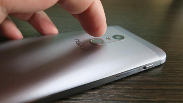 <b>3 telefoane sub 500 de lei cu conexiune 4G; Iată cele mai atractive modele ale momentului</b>Am remarcat în ultimele Tururi de magazine existenţa câtorva telefoane cu 4G şi preţuri foarte atractive, aşa că am zis să grupăm câteva oferte foarte bune pentru voi. Ca atare am ales 3 telefoane sub 500 de lei cu conexiune 4G. Iată cele mai atractive..