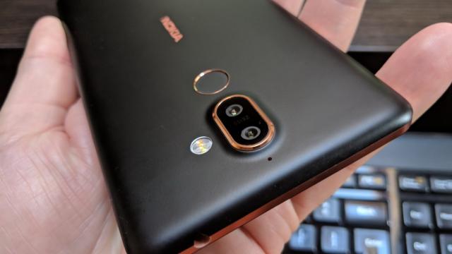 <b>Nokia 7 Plus: Camera ideală de Summer Well, Untold, Electric Castle</b>Nokia 7 Plus pare a oferi un pachet optic similar pe hârtie cu ce oferă şi Nokia 8, doar că în loc de camere de 13 MP, are o combinaţie inedită de senzori de 12 MP + 13 MP. Avem şi optica Zeiss aici, iar senzorul de 12 MP oferă pixeli de 1.4 microni şi..