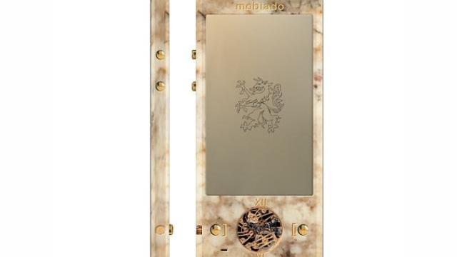 <b>Mobiado CPT001, telefonul concept fabricat din marmura si aur</b>Ni se intampla rar sa gasim un telefon cu un design unic in ziua de azi, iar cand acest lucru se intampla, avem de obicei de-a face cu un concept. Este si cazul lui Mobiado CPT001, telefon de lux care ramane la nivel de concept deocamdata. &nbsp; &nbsp;...