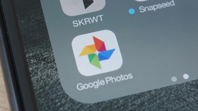 <b>Google Photos primeşte buton de "Like"; Este deja semnalat de utilizatori</b>Politica celor de la Google în ceea ce privește introducerea de funcții noi pentru aplicația Photos este destul de neobișnuită, compania preferând să aducă noutăți minore aproape săptămânal în loc să ofere un update serios la o lună să spunem