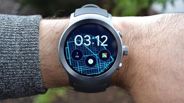 <b>LG LM-W319 este un nou smartwatch certificat de FCC; Rulează Wear OS și are doar suport Wi-Fi</b>Pe masa de certificare a celor de la FCC a ajuns în ultima săptămână și un nou smartwatch, unul de la LG care este cunoscut sub numele de serie LM-W319 și care rulează sistemul de operare Wear OS. Nu multe sunt dezvăluite aici, cu excepția