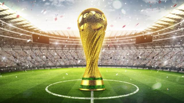 <b>Mini Turul Magazinelor #16: Turul televizoarelor pentru Campionatul Mondial de Fotbal - modele 4K la puţin peste 1000 de lei şi alte bunătăţi</b>Astăzi v-am pregătit o mini versiune a turului magazinelor, ediție în care am inclus câteva produse ideale pentru Campionatul Mondial de Fotbal 2018 ce începe mâine. Avem pentru voi 3 televizoare care se remarcă fie prin diagonala generoasă