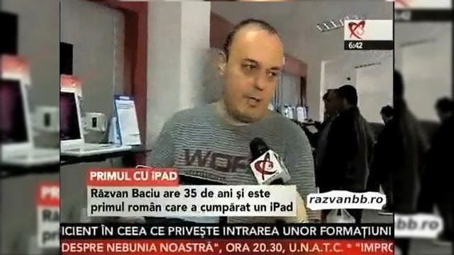 <b>Apple iPad, livrat primului roman (Video)</b>Razvan Baciu este oficial primul roman caruia i-a sosit tabletul Apple iPad prin comanda, el fiind prezentat in cadrul reportajului de la Realitatea.net, pe care il puteti vedea mai jos. E drept ca terminalul exista deja in tara noastra de mai bine de o...