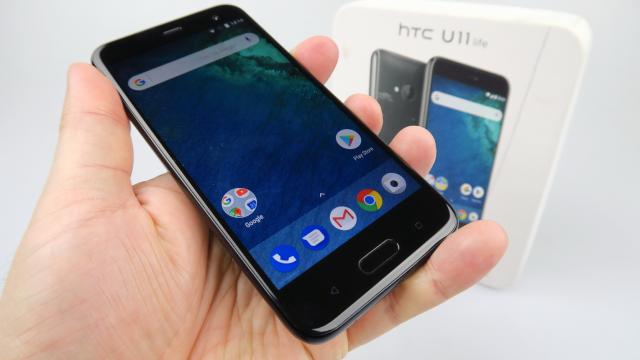 <b>HTC U11 Life: Hardware ca un U Play mai răsărit</b>HTC U11 Life are toate şansele ca în negura timpului să ajungă confundat cu HTC U Play, pentru că au diagonale, baterii şi RAM similar. Până şi camerele sunt la fel şi nici designul nu e foarte departe.