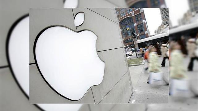 <b>Apple este oficial cel mai mare producator american de telefoane</b>Apple depaseste record dupa record, astfel ca iata gigantul din Cupertino ajuns cel mai mare producator de telefoane din America, detronandu-i pe cei de la Motorola la doar 3 ani de la lansarea primului iPhone. &nbsp; &nbsp; A fost de ajuns ca Motorola sa...