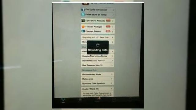 <b>Apple iPad 3G a trecut deja prin procesul de jailbreak! (Video)</b>La doar o zi dupa ce varianta 3G a faimosului tablet Apple iPad a sosit in casele americanilor care l-au comandat, terminalul a fost deja trecut prin procesul de jailbreak de catre temerarii de la iPhone Dev Team. Isprava apartine lui MuscleNerd, iar...