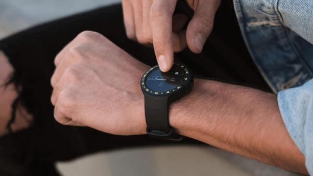 <b>Ceasurile inteligente Ticwatch E și Ticwatch S primesc reduceri pe GeekBuying; Se livrează și din depozitul european</b>Printre proiectele deschise anul trecut pe Kickstarter l-am avut și pe cel asociat smartwatch-urilor numite Ticwatch E și Ticwatch S, purtabile interesante care s-au bucurat de popularitate și chiar de premii pentru design din câte îmi amintesc.