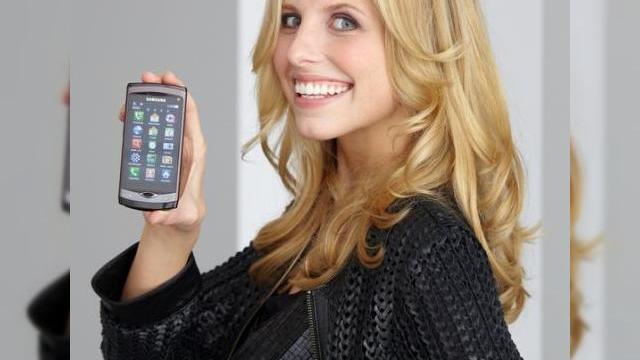 <b>Samsung Wave S8500, disponibil in Germania la pretul de 429 EUR</b>Primul telefon ce ruleaza Bada OS, Samsung Wave S8500 este acum disponibil in Germania, la pretul de 429 de euro. Smartphone-ul este disponibil la liber si va sosi si in Italia, unde este disponibil prin pre-comanda la pretul de 399 euro. Pe cand si la...