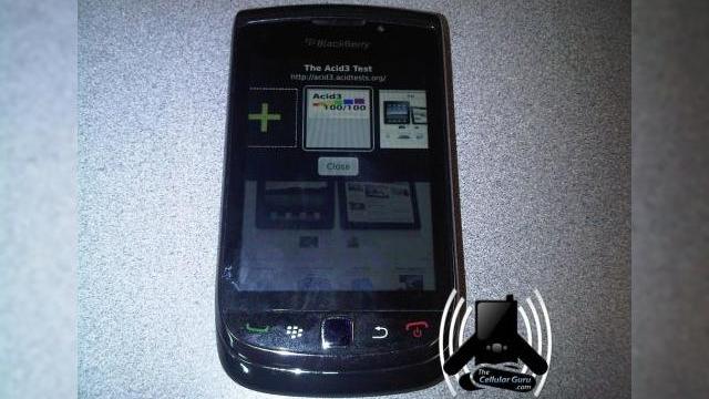 <b>Noul BlackBerry Bold 9800 (Slider) fotografiat live; ruleaza noul browser WebKit</b>Fiindca tot vorbim despre BlackBerry-uri uriase, iata ca un tipster al celor de la The Cellular Guru le-a trimis acestora imagini in premiera cu terminalul BlackBerry Bold 9800 Slider. Handsetul este prezentat ruland noua varianta de browser WebKit, dupa...