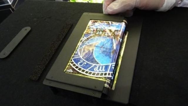 <b>iPhone-urile pliabile şi flexibile încă sunt în lucru la Apple</b>În vreme ce companii precum ZTE deja ne-au adus pe piață un telefon relativ pliabil, iată că Apple încă se află la stadiul de dezvoltare al acestor tipuri de produse. După cum bine știm, americanii aleg să testeze vreme îndelungată