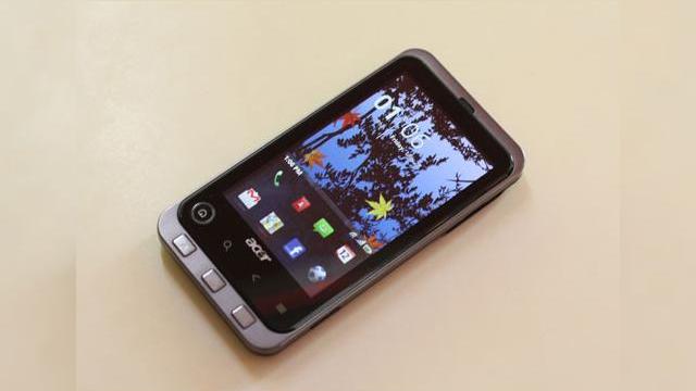 <b>Acer Stream isi prezinta functiile camerei foto in actiune (Video)</b>Acer Stream tocmai fusese prezentat oficial cu cateva zile in urma si iata ca deja smartphone-ul este testat si fotografiat live. In afara de imaginea de mai jos, care infatiseaza noul model, am descoperit si 1 clip filmat cu telefonul, dovada a calitatii...