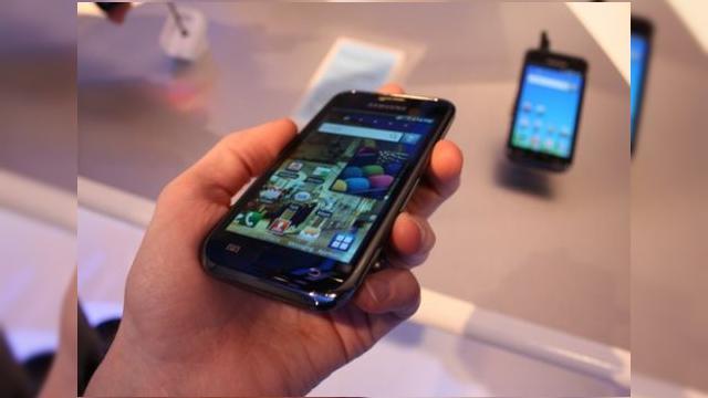 <b>Samsung Galaxy S i9000 va debuta in 110 tari simultan</b>Samsung Galaxy S i9000 urmeaza sa fie lansat in aceasta luna, dar debutul sau va fi unul spectaculos, de vreme ce noul handset va sosi in nu mai putin de 110 tari simultan. Cel putin asa afirma Korea IT Times... &nbsp; &nbsp; "Simultan" are mai degraba...