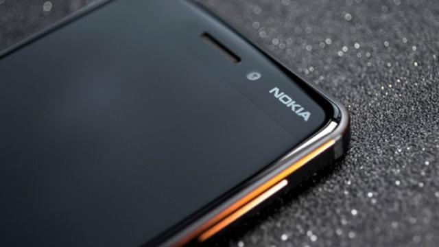 <b>HMD pregăteşte telefonul "Nokia Phoenix", cu procesor Snapdragon 710; Tocmai a apărut în metadata</b>În vreme ce flagship-ul HMD Global din acest an se lasă așteptat iată că descoperim detalii despre un viitor mid-range interesant pregătit de finlandezi și anume despre modelul cunoscut la nivel intern drept Nokia Phoenix care va sosi cu cipset 