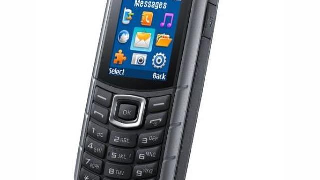<b>Samsung Xcover E2370, un telefon ultra-rezistent cu 2 luni de functionare in standby</b>Samsung tocmai a anuntat un nou telefon ultra-rezistent, destinat deocamdata doar pietei suedeze: Samsung Xcover. Handsetul este un model entry level, iar pe langa rezistenta sa la socuri, praf si contactul cu apa, terminalul dispune de o baterie foarte...