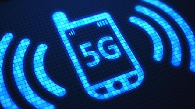 <b>Lenovo ar pregăti primul telefon 5G cu procesor Snapdragon 855 la bord; Va sosi in acest an</b>Sub forma unei declarații oficiale sosește astăzi anunțul Lenovo cu privire la debutul primului telefon 5G din lume, dispozitiv bazat pe soluția octa-core Qualcomm Snapdragon 855. În cazul în care lucrurile vor sta astfel, ar fi o adevărată premieră