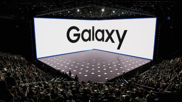 <b>Iată cum poţi urmări lansarea lui Samsung Galaxy Note 9: live stream Galaxy Unpacked 2018</b>Samsung Galaxy Note 9 debutează astăzi, în cadrul unui eveniment organizat la New York şi prefaţat de multiple teasere şi scăpări. Pasionaţii Samsung care să vadă fie exuberanta showului de prezentare sau să afle primii dotările telefonului pot urmări eve