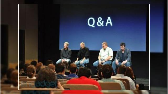 <b>Consumer Reports inca nu da unda verde lui iPhone 4</b>Consumer Reports este o autoritate americana care se ocupa cu recomandarea de produse consumatorilor, avand acum in vizor iPhone 4, din cauza problemelor sale cu antena. Dupa ce initial laudase handsetul, Consumer Reports si-a retras spusele, afirmand ca...