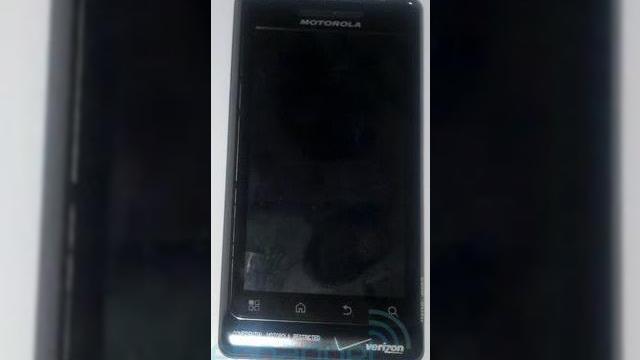 <b>Verizon pregateste Motorola Droid 2, BlackBerry Storm 3, Curve 3 si un tablet Android pentru 2010</b>Verizon Wireless are un program extrem de incarcat in 2010, pregatind urmasi de seama ai unor modele precum BlackBerry Storm 2 sau Curve 2, dar si Moto Droid. Astfel, nu ne surprinde ca operatorul are unele scapari si ne permite sa aruncam o privire in...