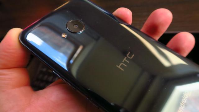 <b>HTC U12 Life ar putea să nu fie produs de către HTC</b>Lucrurile iau o întorsătură interesantă pentru HTC în aceste zile. Dacă în urmă cu mulţi ani HTC era un ODM pentru alte companii, producând telefoane pentru iMate sau alte firme, acum aflăm că un viitor device al său va fi produs de altă companie.