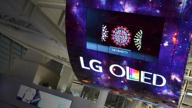 <b>LG Display își dublează vânzările de panouri TV OLED în prima jumătate din 2018; Ar putea ajunge la 3 milioane unități livrate în acest an </b>Deși în luna iulie aflam pe seama unui raport faptul că filiala LG Display a înregistrat pierderi și că au fost realizate tăieri, iată că acum la mijloc de august descoperim alte informații din cealaltă extremă. Aflăm pe această cale faptul că 