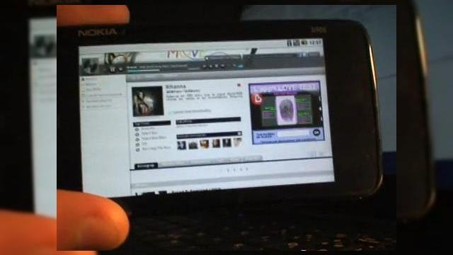 <b>Android 2.2 si Flash 10.1, portate pe Nokia N900 (Video)</b>Utilizatorii lui Nokia N900 au asteptat sosirea suportului Flash 10.1 pe aceasta platforma de ceva timp si iata ca de abia un port Android 2.2 le implineste dorinta. Maemo 5 nu suporta aceasta versiune de Flash inca, cel putin nu oficial. &nbsp; Cel mai...