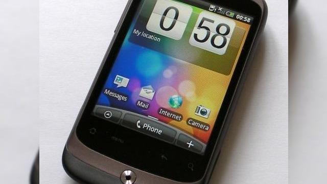 <b>HTC Sync, disponibil acum in versiunea 3.0; vine cu functia Media Sync</b>HTC tocmai a anuntat updatarea clientului sau de sincronizare cu desktop-ul, HTC Sync, care a ajuns la versiunea 3.0. Printre imbunatatirile aduse se numara adaugarea functiei Media Sync, noul client functionand in tandem cu cele mai populare media...