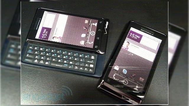 <b>Machete Motorola Droid 2 isi fac aparitia pe Best Buy</b>Motorola Droid 2 se lasa asteptat si devine tot mai tentant, acum ca i-am aflat specificatiile si potentialul multumita unor teste benchmark efectuate pe Android 2.2. Iata ca au aparut si primele machete ale telefonului, cele folosite in magazine astfel...