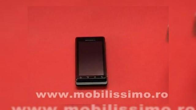 <b>Motorola Milestone/Droid, sub lupa Mobilissimo.ro (Video)</b>Iata ca a venit momentul sa testam un terminal despre care v-am vorbit foarte mult: Motorola Milestone, sau dupa cum este cunoscut in SUA, Motorola Droid. Terminalul ruleaza Android 2.1, dar urmeaza sa primeasca update-ul la Froyo cat de curand si trebuie...