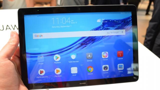 <b>IFA 2018: Huawei MediaPad T5 hands-on - tabletă excelentă pentru consum de muzică şi filme (Video)</b>Printre tabletele văzute în cadrul IFA 2018 s-a numărat și modelul Huawei MediaPad T5, dispozitiv cu diagonală de 10.1 inch care pune clar accent pe partea de multimedia. Aceasta se livrează cu două difuzoare stereo la pachet și costă până în