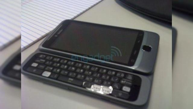 <b>Smartphone-ul Android T-Mobile G2, surprins de camera foto!</b>Daca handsetul T-Mobile G2 nu va spune nimic, ganditi-va la o versiune americana a lui HTC Vision, un terminal pe care l-am vazut scapat pe web in ultimele zile. G2 ni se prezinta la randul sau sub forma unor fotografii noi, care ii infatiseaza designul...