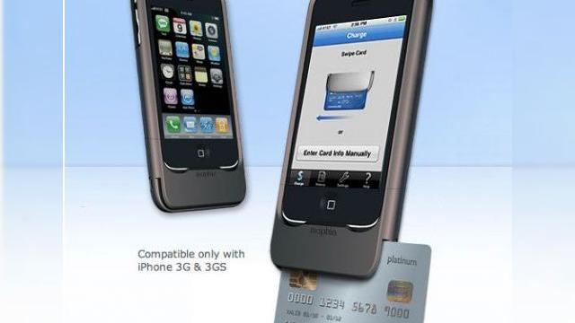 <b>iPhone-ul devine un punct de plata cu cardul de credit prin intermediul carcasei Mophie</b>Daca o aplicatie PayPal nu era de ajuns pe iPhone, iata ca terminalul Apple poate deveni acum un veritabil POS prin intermediul sistemului dezvoltat in colaborare de catre companiile Intuit si Mophie. Cunoscut drept Complete Credit Card Solution, acest...