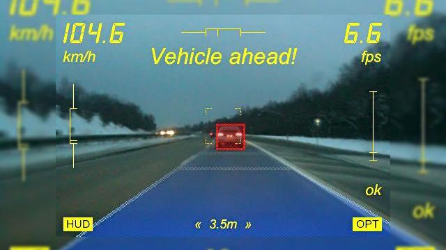 <b>Augmented Driving, o aplicatie de realitate augmentata pentru iPhone-ul devenit GPS</b>Daca sunteti genul de posesor de iPhone care foloseste handsetul drept GPS, aflati ca exista acum o noua aplicatie care va amplifica functiile de sistem navigational ale terminalului. Pe numele sau Augmented Driving, softul este de tip "augmented reality"...