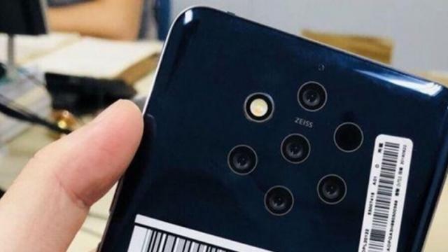 <b>Lansarea lui Nokia 9 Penta Lens ar fi fost amânată până în februarie 2019</b>Potrivit unor date ajunse astăzi în online s-ar părea că lansarea smartphone-ului Nokia 9 cu mecanism foto Penta Lens ar fi fost amânată. Motivul din spatele acestei decizii este acela că finlandezii vor să ofere un cipset Snapdragon de nouă 