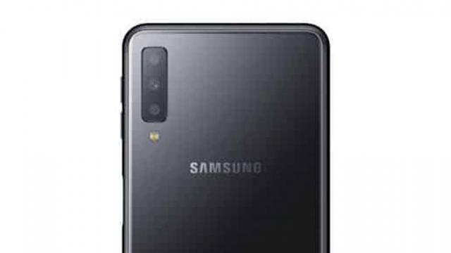 <b>Samsung Galaxy A7 (2018) este primul telefon Samsung cu cameră triplă; Apare în primele randări</b>Deși un eveniment marca Samsung programat pentru data de 11 octombrie părea a ne pregăti lansarea unui telefon cu 4 camere foto în spate, se pare că aluzia teaser-ului este la toate camerele regăsite pe device. Astfel vom avea parte de 