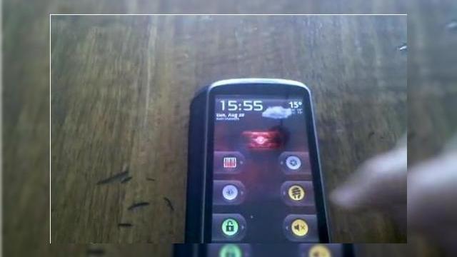 <b>Schimbare la fata pentru Android: cat de customizabil e OS-ul Google? (Video)</b>Unul dintre avantajele principale ale platformei Android este customizabilitatea, testata in clipul de mai jos, care prezinta in ce fel putem transforma interfata standard de pe sistemul mobil de operare dezvoltat de Google. &nbsp; La debutul lui Android,...