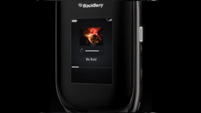 <b>BlackBerry cu clapeta (Style 9670) in actiune intr-un trident de clipuri demonstrative (Video)</b>Desi pentru multi ideea de BlackBerry cu clapeta este gresita, acest terminal exista si el poarta numele de BlackBerry 9670 aka BlackBerry Style. Telefonul si-a facut recent aparitia pe YouTube in urmatoarele 3 clipuri care prezinta meniul Home al...