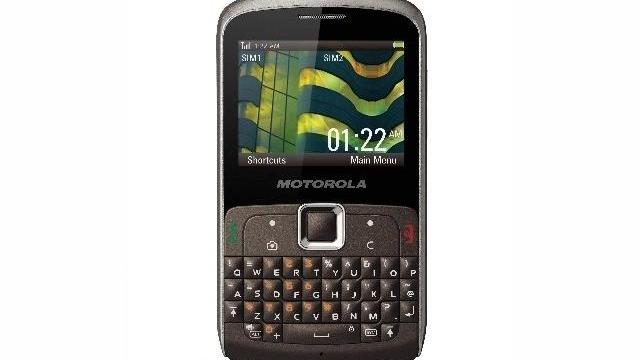 <b>Telefoane dual SIM de la Motorola pentru europeni: EX115 si EX128</b>Motorola a anuntat recent ca va lansa in Europa luna viitoare doua noi modele de telefoane dual SIM: EX115 si EX128. Retailerul Germanos se va ocupa de distributia lor, deci sunt sanse mari ca in octombrie sa vedem si in magazinele de la noi aceste...