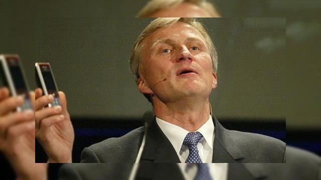 <b>Nokia, o nava care se scufunda (sau dimpotriva)? Seful sectiunii smartphone, Anssi Vanjoki paraseste si el echipa</b>In prag de Nokia World 2010, compania pare tot mai debusolata, astfel ca dupa si-a inlocuit CEO-ul, Olli-Pekka Kallasvuo, iata ca si seful sectiunii smartphone, Anssi Vanjoki isi "ia zborul". Si asta cu doar o zi inainte de un eveniment important pentru...