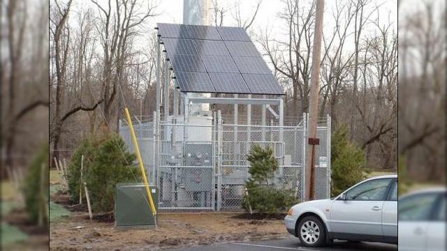 <b>Antene de telefonie ale operatorilor, acum si cu alimentare solara - lectie de la T-Mobile</b>T-Mobile, unul dintre marii operatori din cvartetul american a inaugurat recent o antena de telefonie mobila alimentata pe baza de energie solara. Avand in vedere ca au existat zvonuri ca filiala T-Mobile din Europa ar cocheta cu o fuziune cu OTE/Cosmote...