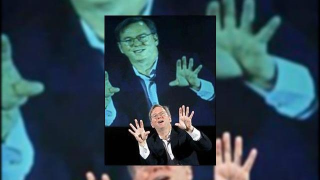 <b>Google NU isi impune interfata pe Android; ideea de open source reafirmata</b>In cadrul conferintei Google Zeitgeist care a avut recent, CEO-ul gigantului motoarelor de cautare, Eric Schmidt a explicat de ce Google nu isi impune softurile si interfata pe Android. Este vorba la urma urmei de o platforma open source, definita de un...