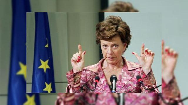 <b>Problema tarifelor roaming ridicate din UE apare din nou; ne indreptam catre uniformizare?</b>Daca pana acum Viviane Reding dadea tonul masurilor care obligau operatorii de telefonie sa schimba tarifele serviciilor roaming aberant de ridicate, iata ca un nou oficial european a inlocuit-o pe aceasta: Neelie Kroes. Noul comisar european a vorbit cu...