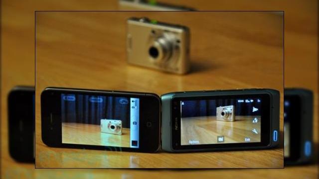 <b>Camera lui iPhone 4 mai buna decat cei 12MP de pe Nokia N8?! (Video)</b>Desi ne inspaimanta chiar si gandul ca Steve Jobs a reusit cumva sa inghesuie in iPhone 4 o camera mai buna decat cea de pe Nokia N8, se pare ca afirmatia nu este chiar departe de adevar. Engadget a realizat o comparatie intre primul cameraphone de 12 MP...