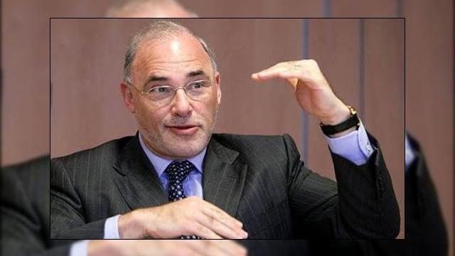 <b>CEO-ul "Farmacist" HP criticat dur de Oracle; Se prefigureaza un nou duel al companiilor mari?</b>In ultimii ani am asistat la tot soiul de sicane intre marile companii tech, cap de afis fiind cele din SUA. Ei bine iata ca un nou duel este pe lista, desi zvonurile afirma ca au existat tensiuni intre HP si Oracle de ceva timp. Cea mai recenta...