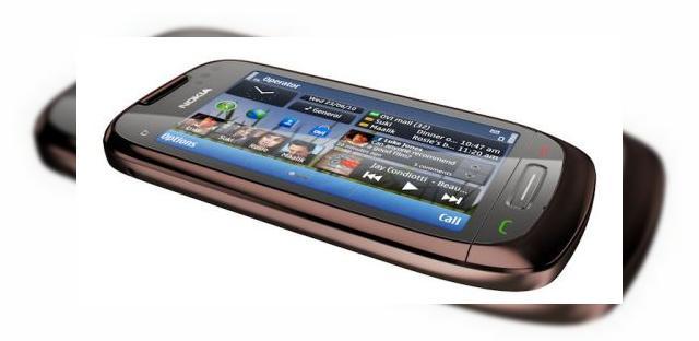<b>Nokia C7 livrat chiar acum clientilor care l-au comandat</b>In mod surprinzator, Nokia C7 a sosit destul de rapid dupa anuntarea sa oficiala. Astfel, la doar 28 de zile dupa ce am aflat de existenta sa, blogul Nokia Conversations ne informeaza ca primele unitati ale handsetului au fost livrate clientilor care...