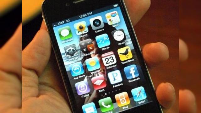 <b>Ecranul fragil al lui iPhone 4, o problema serioasa? Cu 82% mai predispus la crapaturi decat iPhone 3GS!</b>Ce ati spune daca v-am informa ca pe langa problemele cu antena, iPhone 4 are un ecran mult mai fragil decat modelul iPhone 3GS? Aparent, noul terminal Apple este cu 82% mai predispus la spargeri/crapaturi decat display-ul predecesorului sau. &nbsp;...