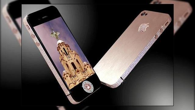 <b>iPhone 4 de 100 de carate, costa "doar" 8 milioane de dolari... iata-l!</b>Daca aveti prea multi bani de cheltuit in ciuda crizei, aflati ca a aparut un nou model de Bugatti si ca Stuart Hughes a customizat un iPhone 4 cu diamante. Acest nume este cunoscut de cei care doresc un telefon unic si apeleaza la acest artist pentru a...