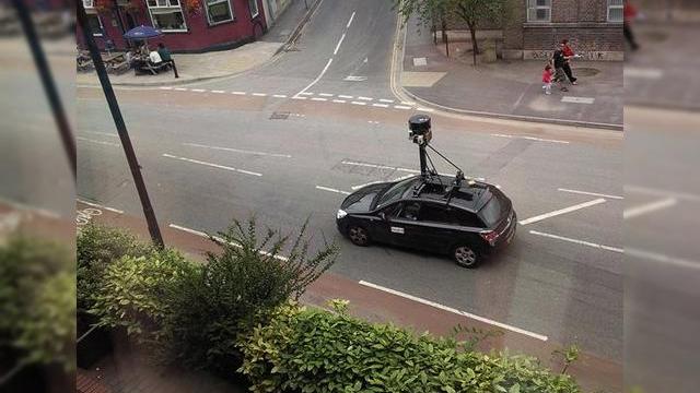 <b>Google a "furat" date personale fara voie; informatii colectate de masina Google Street View</b>Stiti probabil deja de scandalul provocat de anuntul facut de Google cu privire la datele si parolele colectate de masinile sale Street View. Ei bine, se pare ca lucrurile stau chiar mai rau de atat, gigantul motoarelor de cautare anuntand ieri ca au fost...