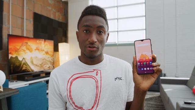 <b>OnePlus 6T primeşte recenzia lui Marques Brownlee; Iată concluziile sale (Video)</b>La doar câteva momente de la finalizarea evenimentului OnePlus, am văzut cum numeroși review-uri și-au postat opiniile despre noul smartphone OnePlus 6T pe platforma YouTube. Printre aceștia se află și Marques Brownlee care are câteva