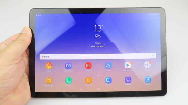 <b>Samsung Galaxy Tab S4: Multimedia cu acustică splendidă, cu 4 difuzoare super apte</b>Exemplul lui iPad Pro a început să fie urmat de tot mai mulţi producători de tablete, inclusiv Samsung şi Huawei. În cazul lui Samsung Galaxy Tab S4 avem la dispoziţie 4 difuzoare, cu tuning realizat de AKG şi suport Dolby Atmos. Ni se promite şi surround